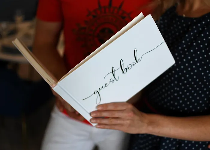 Captain-cook, Parking, Spa-voucher, Next To Aquarius