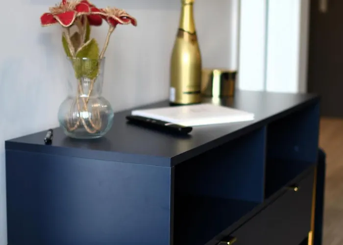 Captain-cook, Parking, Spa-voucher, Next To Aquarius